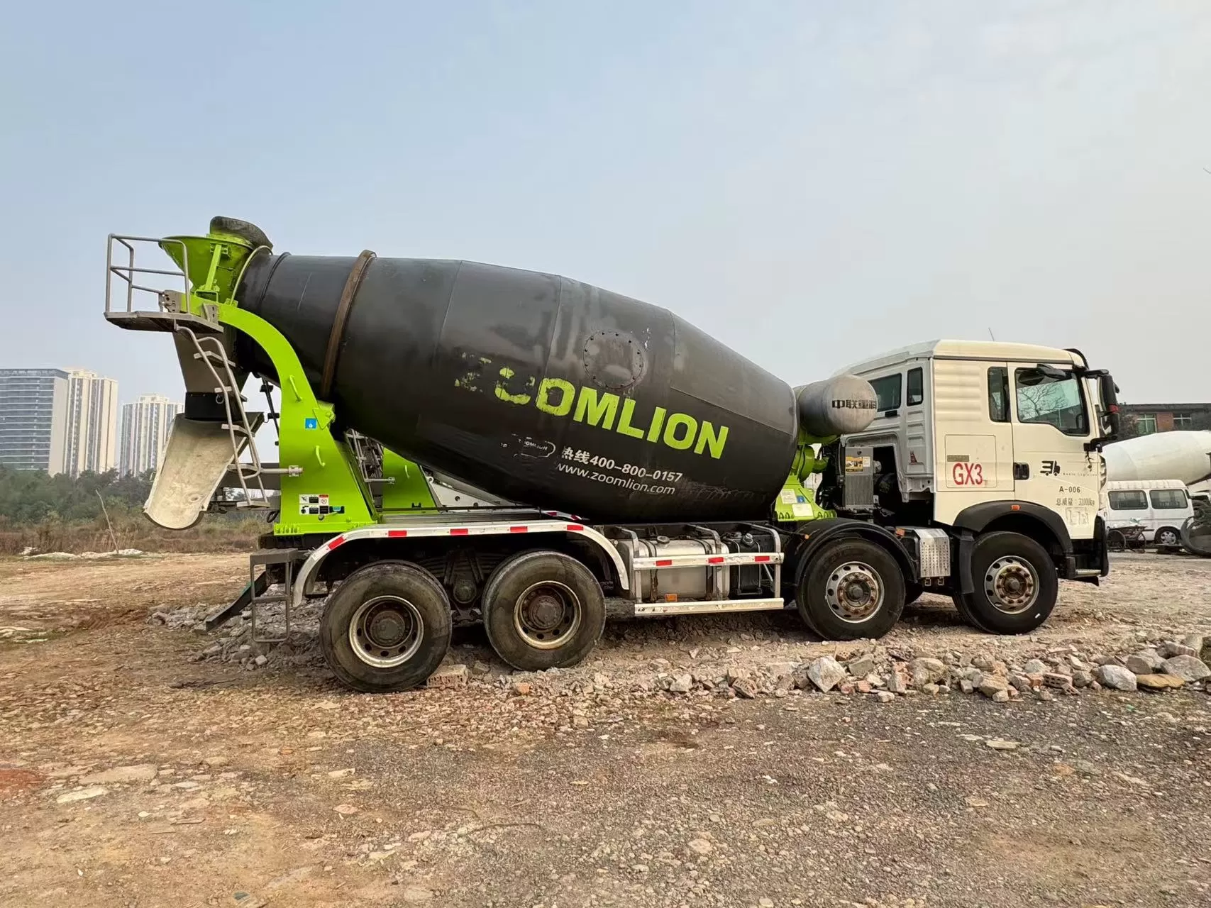 2021 zoomlion large 12 cbm მეორადი ცემენტის შემრევი სატვირთო მანქანა howo შასიზე